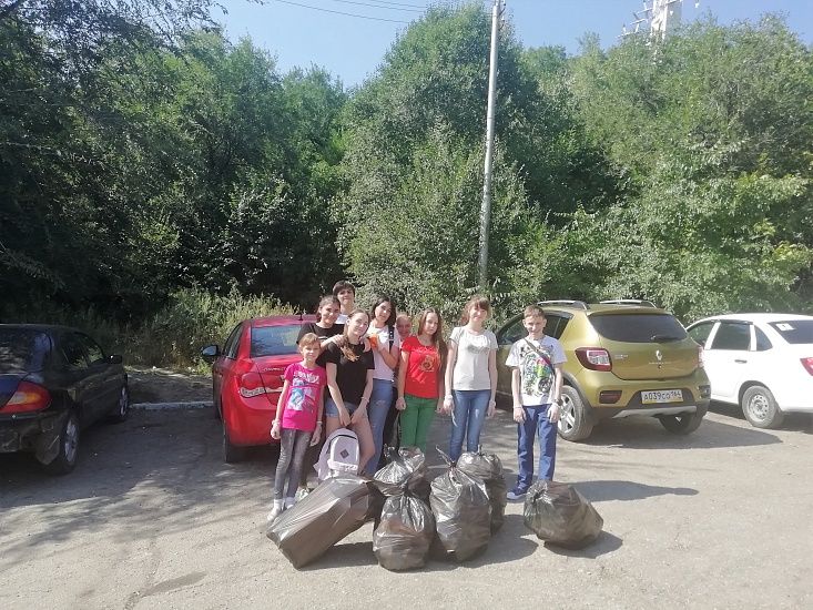 «Саратов – это я». Состоялась городская 
волонтерская акция «Чистый город – зеленый город!»