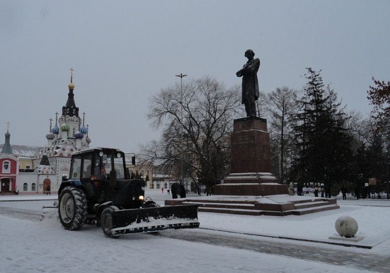 В Волжском районе – комплексные работы 
по уборке снега