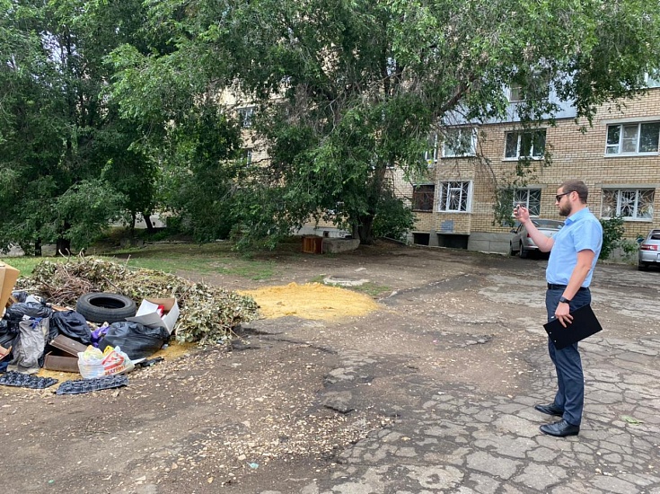 В Ленинском районе состоялся объезд контейнерных 
площадок на предмет своевременного вывоза мусора