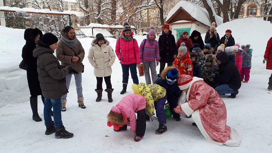 В Кировском районе прошли «Зимние забавы 
Бабы-Яги»