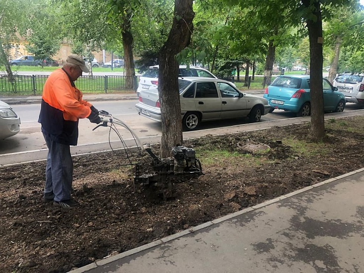 В Октябрьском районе продолжаются комплексные 
работы по благоустройству территории