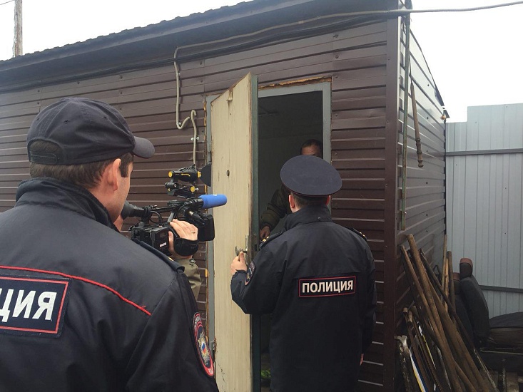 Сотрудники администрации города вместе 
с полицией осмотрели пункты приема черного металла