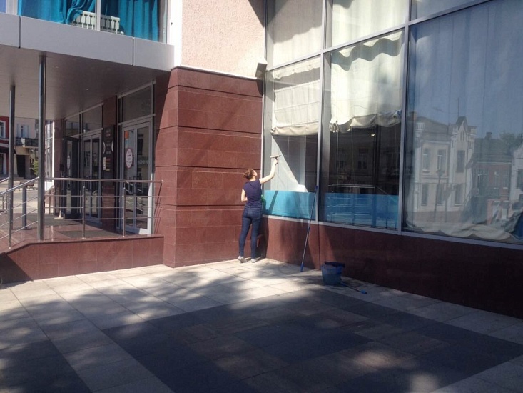 В Волжском районе трудовые коллективы 
вышли на субботник