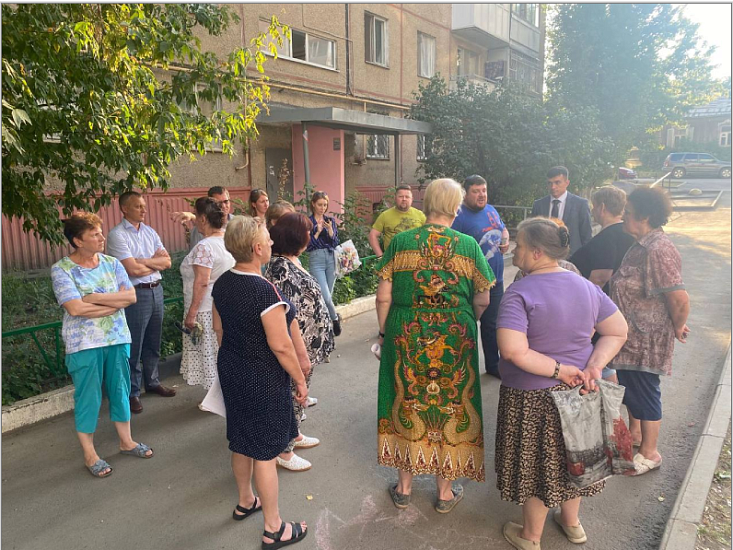 Глава администрации Волжского района провел 
встречу с жителями
