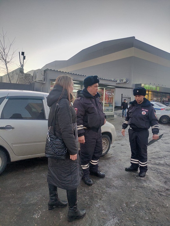 В микрорайоне Авиатор прошел инспекционный 
выезд по несанкционированной парковке