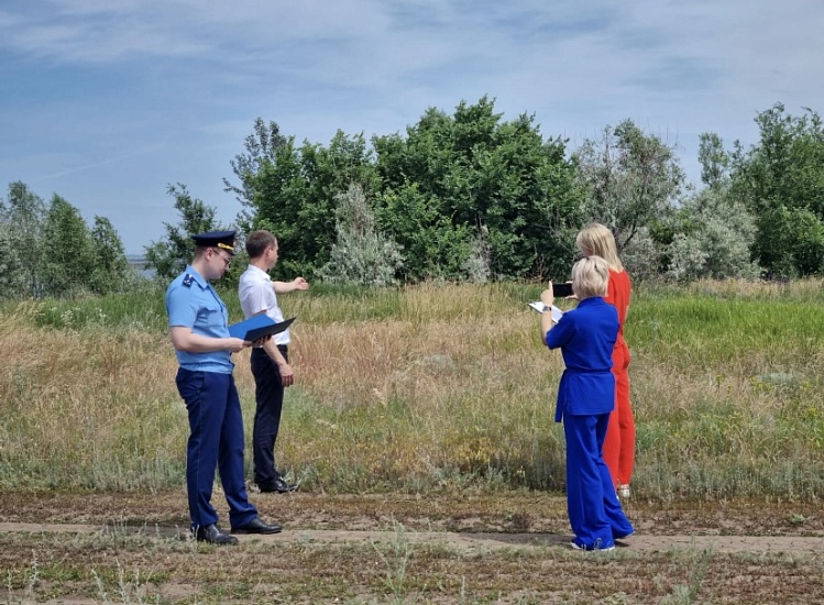 Представители муниципалитета проверили 
соблюдение земельного законодательства на участках, расположенных в водоохранной зоне