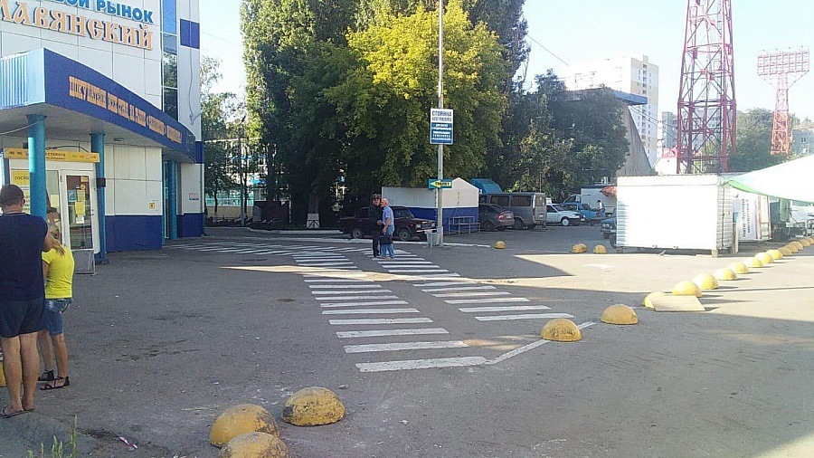 Продолжаются работы по пресечению незаконной 
торговли в пределах ДК «Россия»