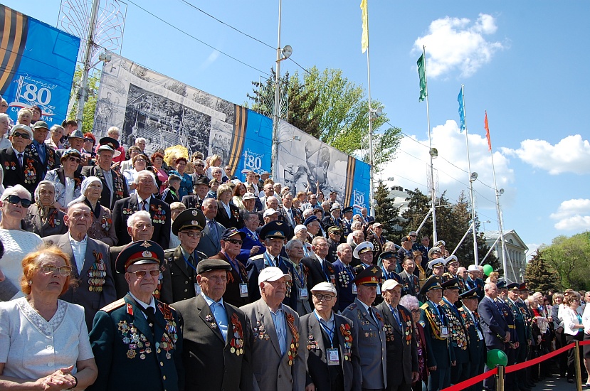 На Театральной площади состоялся Парад 
Победы