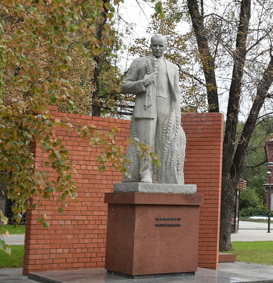 В Саратове продолжается работа по содержанию 
памятников в нормативном состоянии