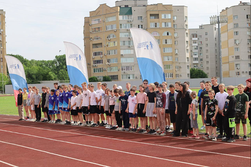 На стадионе «Спартак» состоялось физкультурно-массовое 
мероприятие «Спортландия-2024»