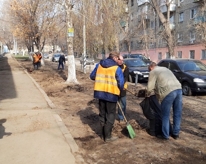 Кировский район принимает активное участие 
в общегородском субботнике