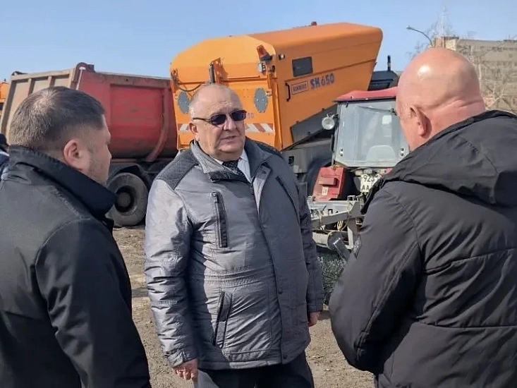 Глава города продолжает объезд районных служб благоустройства