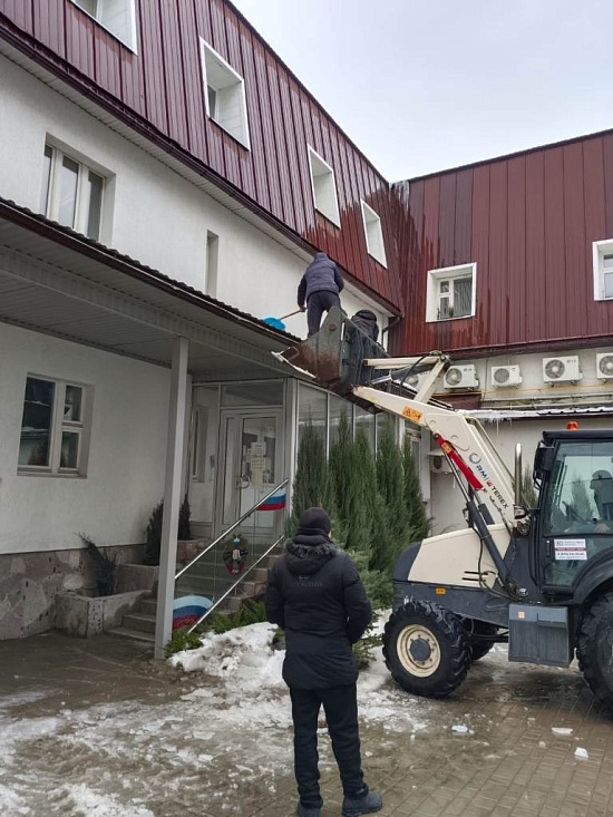 Сотрудники администрации Ленинского района 
продолжают мероприятия по обследованию объектов потребительского рынка