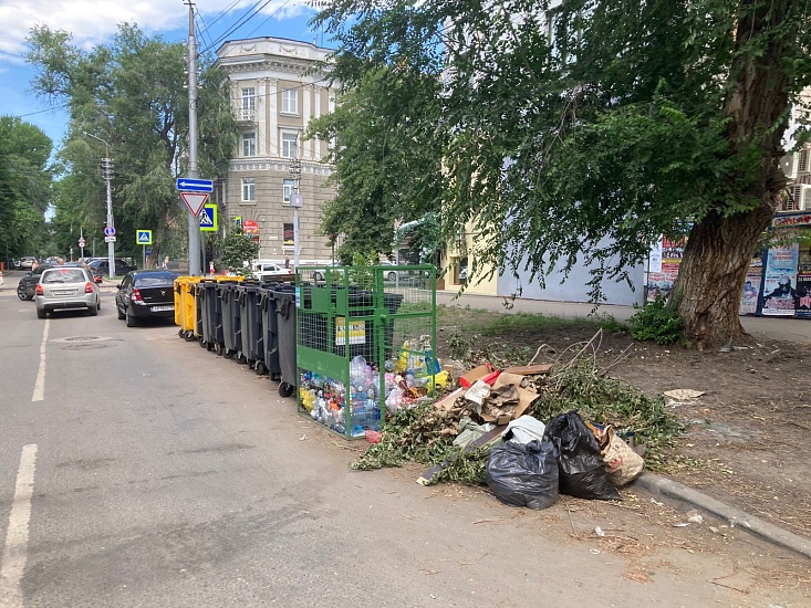 В Октябрьском районе состоялся объезд 
контейнерных площадок на предмет своевременного вывоза мусора