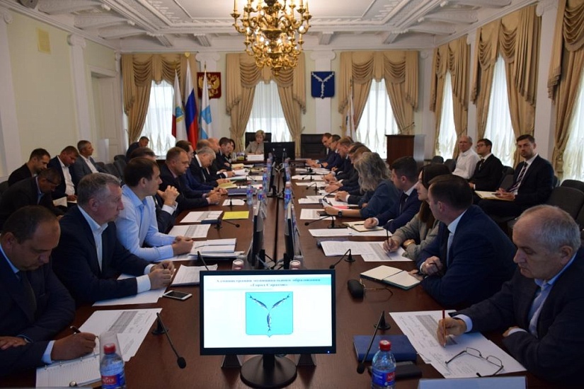 Лада Мокроусова провела совещание по благоустройству 
областного центра