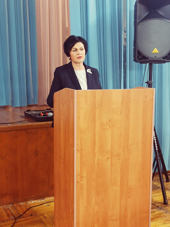 Лариса Максина встретилась с родительской 
общественностью