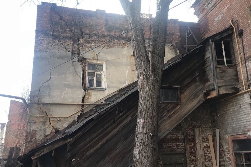 Проводится обследование дома на улице 
Кутякова