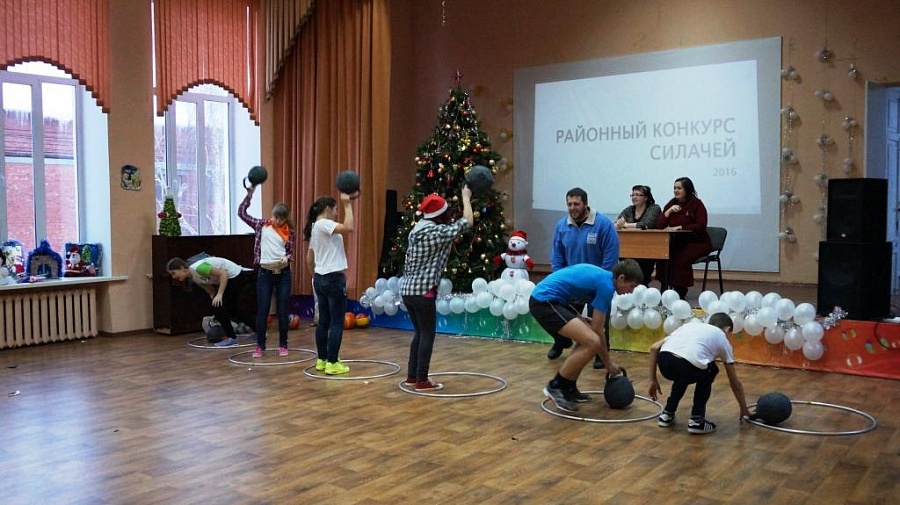 В Октябрьском районе состоялся конкурс 
силачей