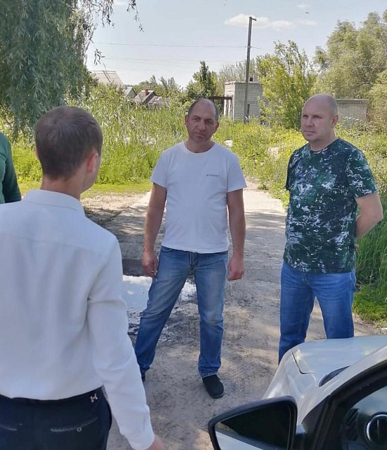 В п. Тепличный обследовали бесхозяйные 
сети системы водоотведения