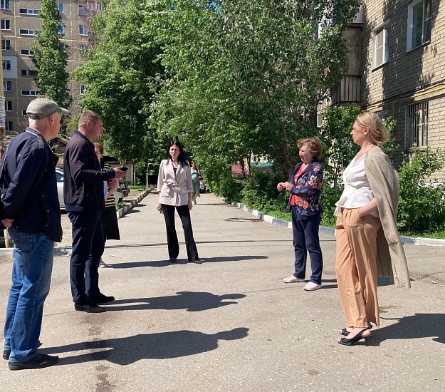 В Октябрьском районе прошла встреча с жителями 
по вопросу организации мест первичного складирования отходов