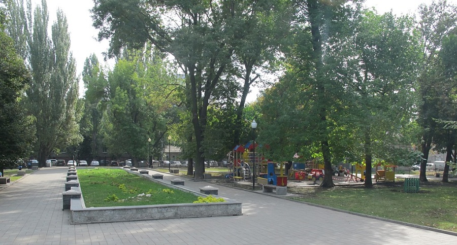 В центре Саратова активно проходят работы 
по благоустройству и ремонту дворовых территорий