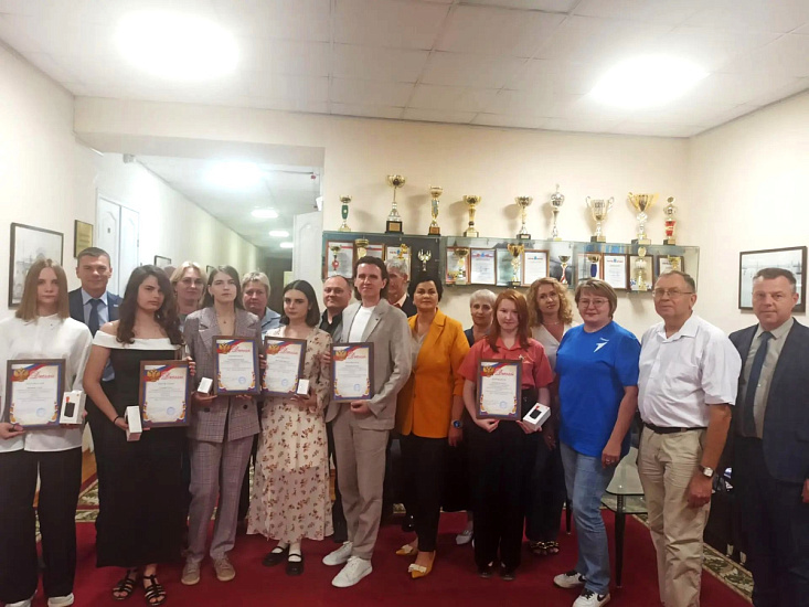 В Саратове наградили победителей городского конкурса социальной рекламы «Мы — против терроризма!»