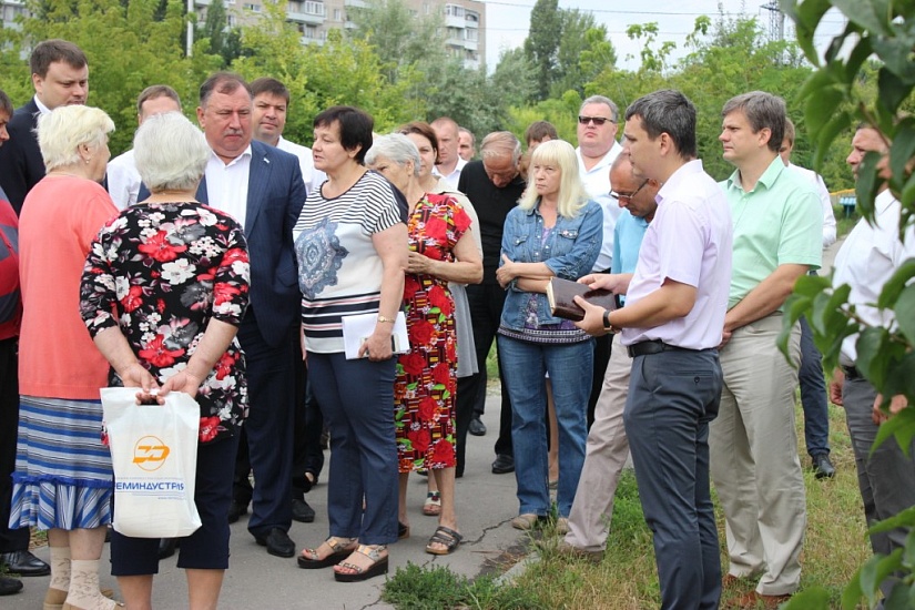 Жители Заводского района благодарят администрацию 
за наведение порядка в сквере на улице им. М. Расковой