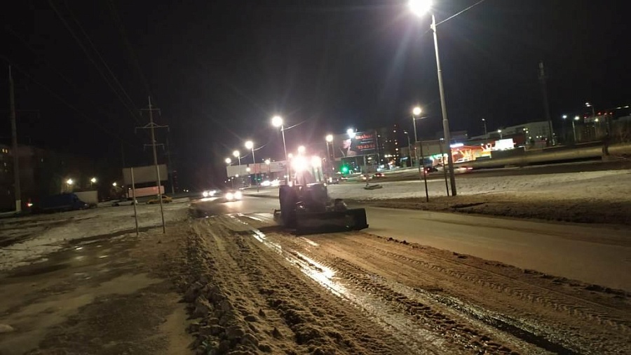В Кировском районе продолжаются мероприятия 
по ликвидации последствий коммунальных аварий