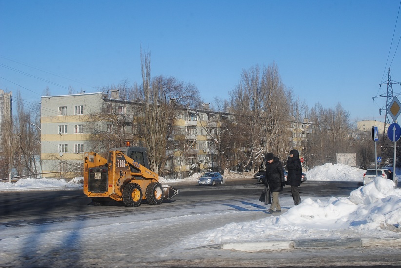 За прошедшие сутки в Ленинском районе израсходовано 
5,6 т пескосоляной смеси