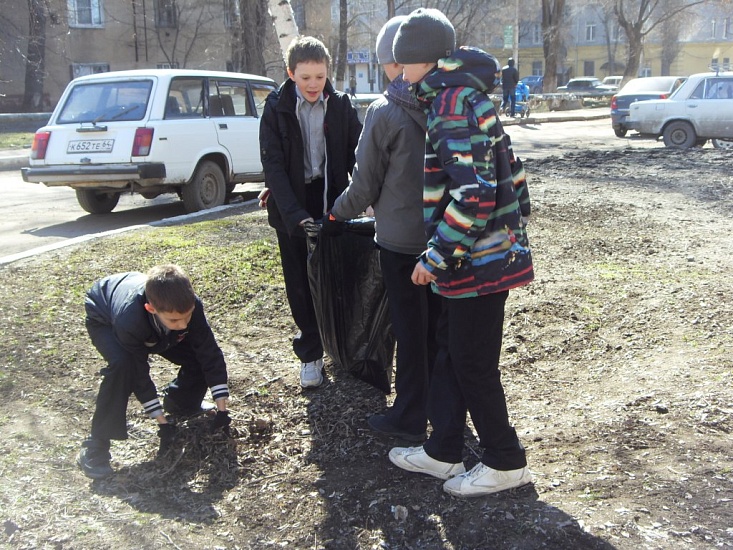В Заводском районе продолжаются работы 
по благоустройству