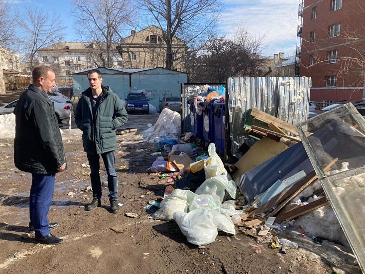 В Октябрьском районе состоялись выездные 
мероприятия на предмет своевременности вывоза мусора