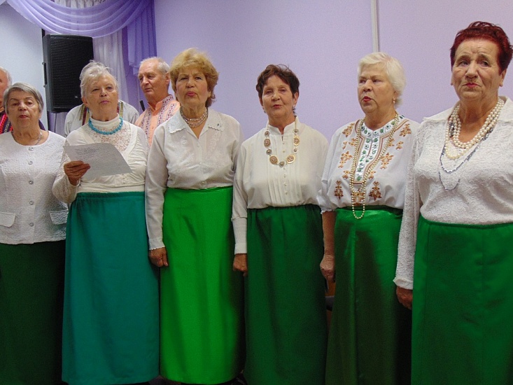 Состоялась литературно-музыкальная гостиная 
«Пусть песни расскажут, какими мы были!»