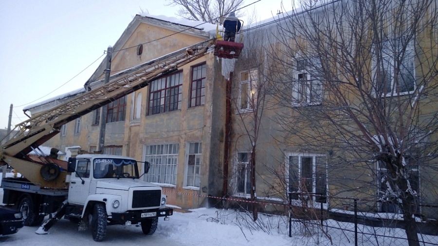 В Октябрьском районе круглосуточно ведутся 
работы по благоустройству