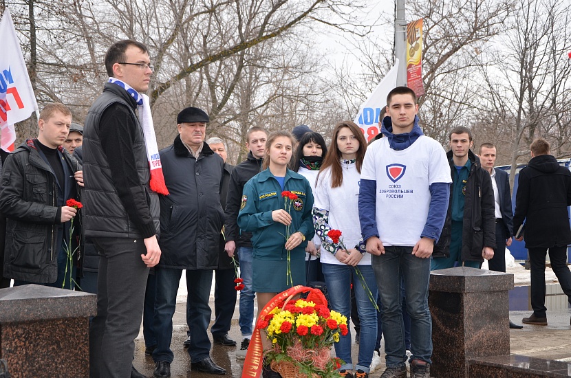 Валерий Сараев почтил память псковских 
десантников