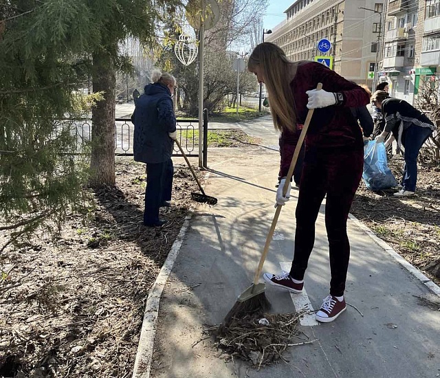 Стартовал общегородской субботник