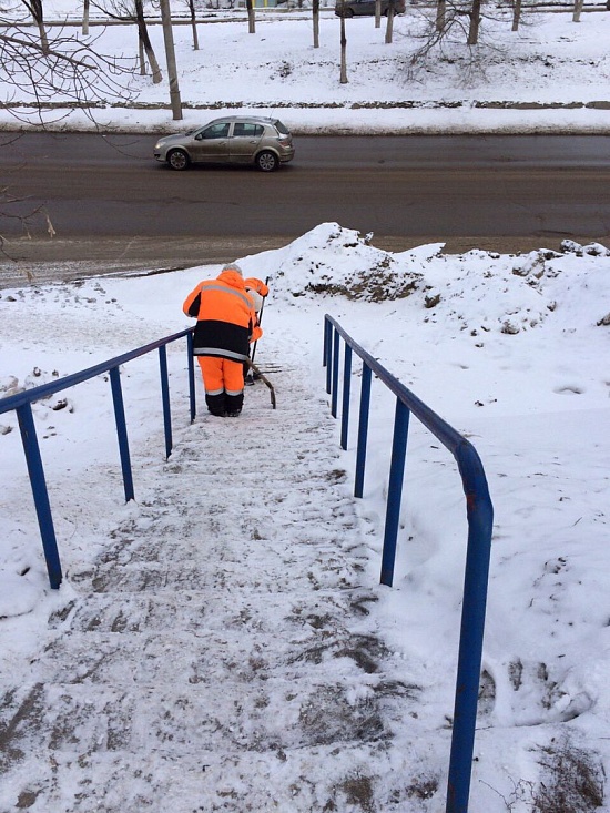 За неделю вывезено более пяти тысяч кубических 
метров снега