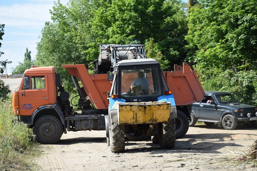 В Саратове проходят мероприятия по очистке 
пруда Семхоз и прилегающей к нему территории