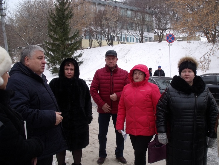 Алексей Постнов встретился с жителями 
микрорайона по улице Шелковичной