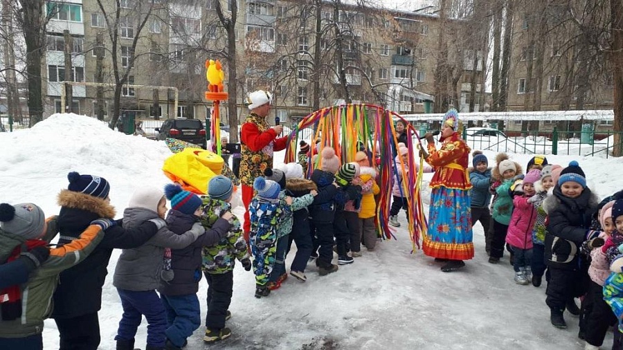 В образовательных учреждениях Заводского 
района проходят праздничные гуляния