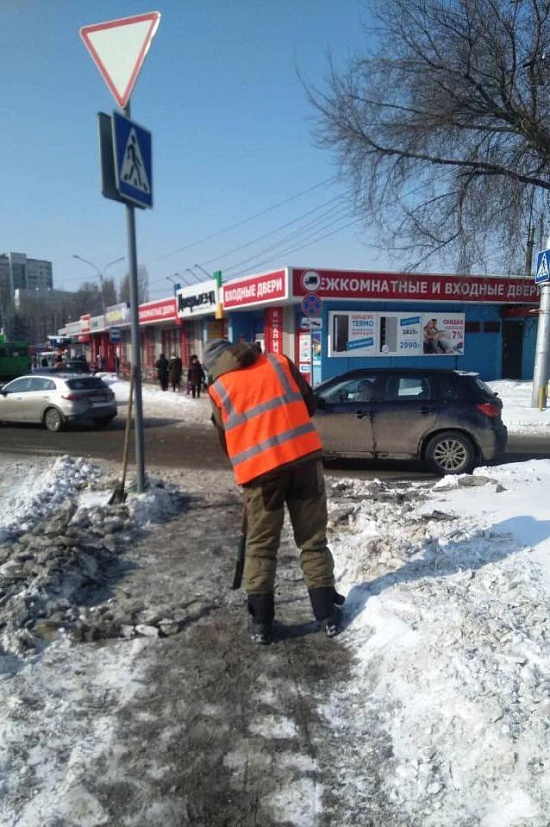 С территории города за сутки вывезено почти 
5 тысяч кубометров снега