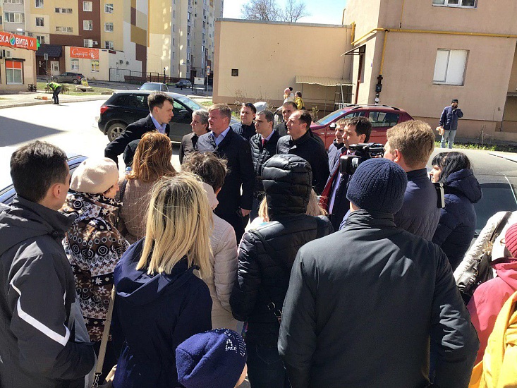 Михаил Исаев встретился с жителями ЖК «Авиатор»
