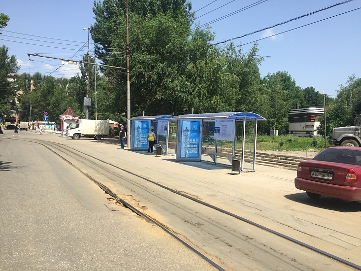 В Мирном переулке установлены новые остановочные 
павильоны