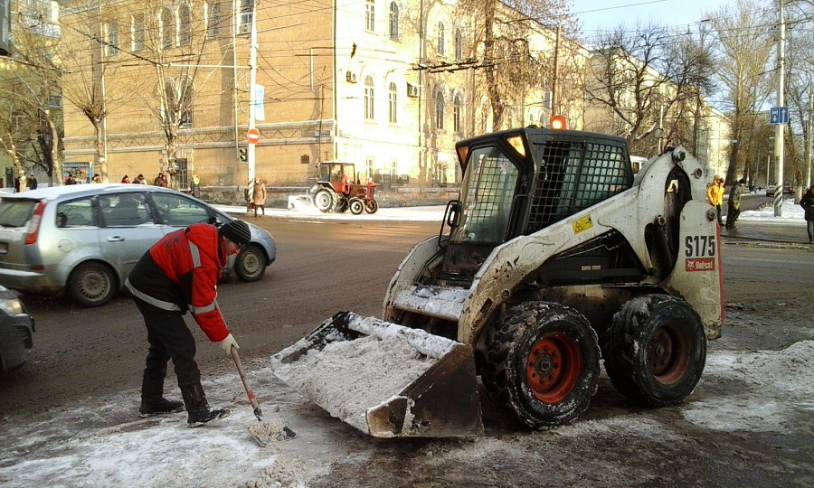 В Кировском районе продолжаются работы 
по благоустройству