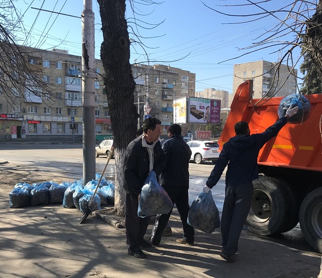 Заводчане приняли участие в общегородском 
субботнике