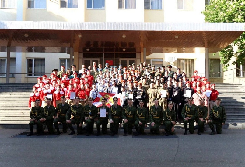 В Саратове определили победителей конкурса строя и песни среди школьных команд