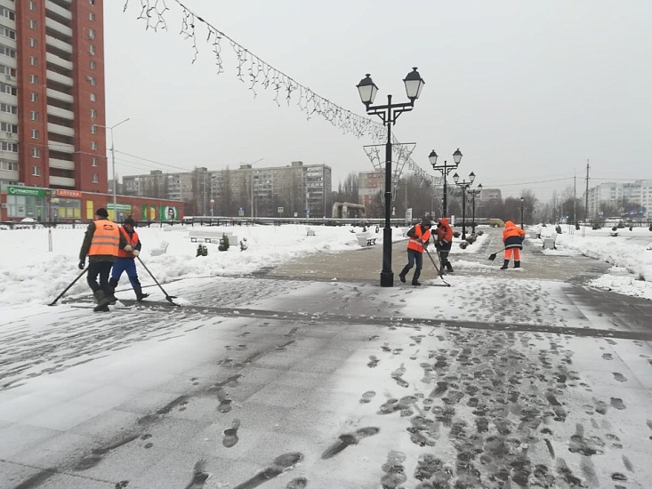 В Кировском районе ведутся работы по благоустройству 
территорий