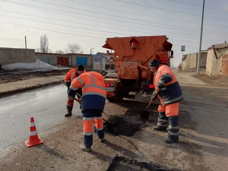 В Саратове продолжается текущий ремонт 
улично-дорожной сети