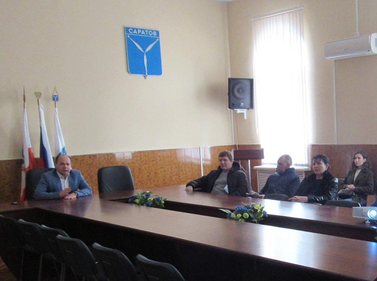В Октябрьском районе обсудили новогоднее 
оформление объектов экономики и потребительского рынка