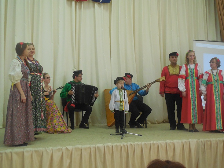 «Помни о прошлом, цени настоящее! Ради грядущего 
– сердце горящее!»
