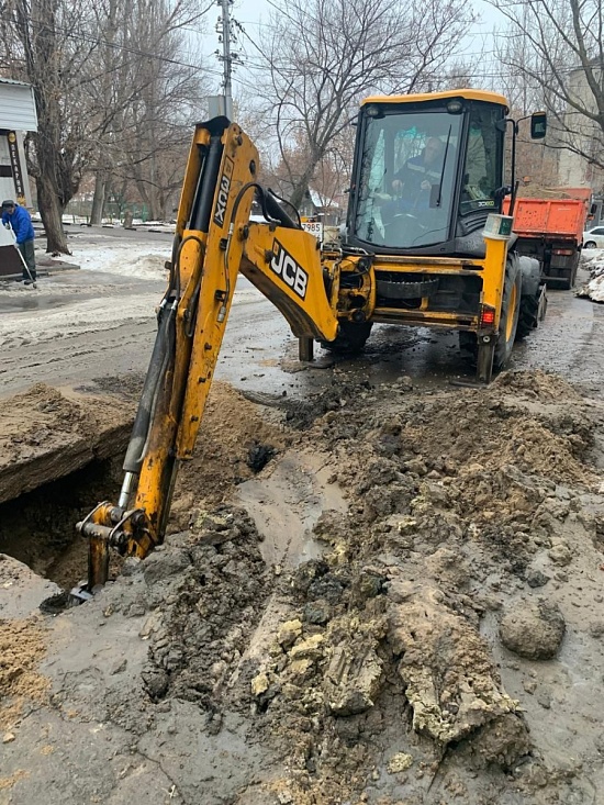 Специалисты водоканала в круглосуточном режиме устраняют повреждения на городских коммуникациях